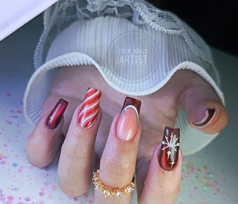 Nail art rojo y blanco